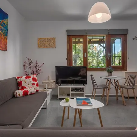 Pine - Ng Sani * סאני ביץ'