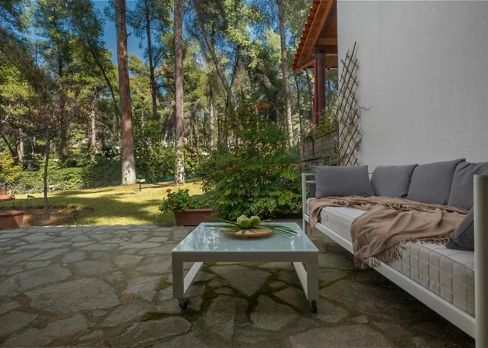 Willa Pine - Ng Sani *