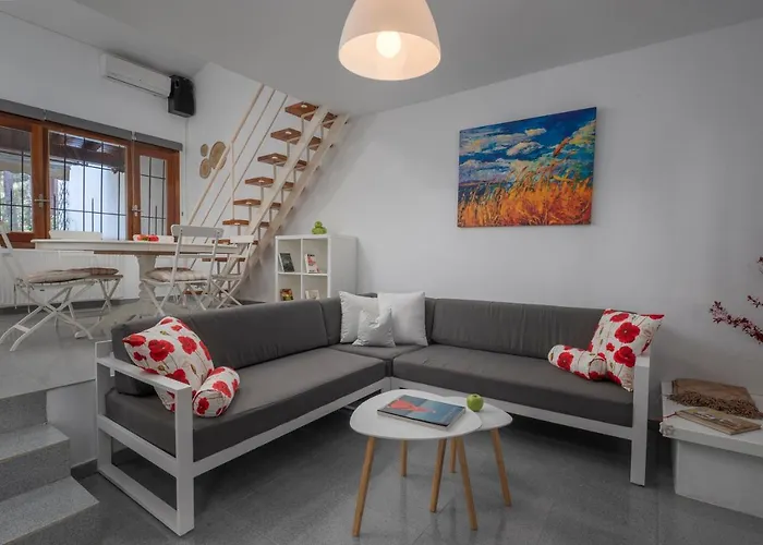 Willa Pine - Ng Sani *